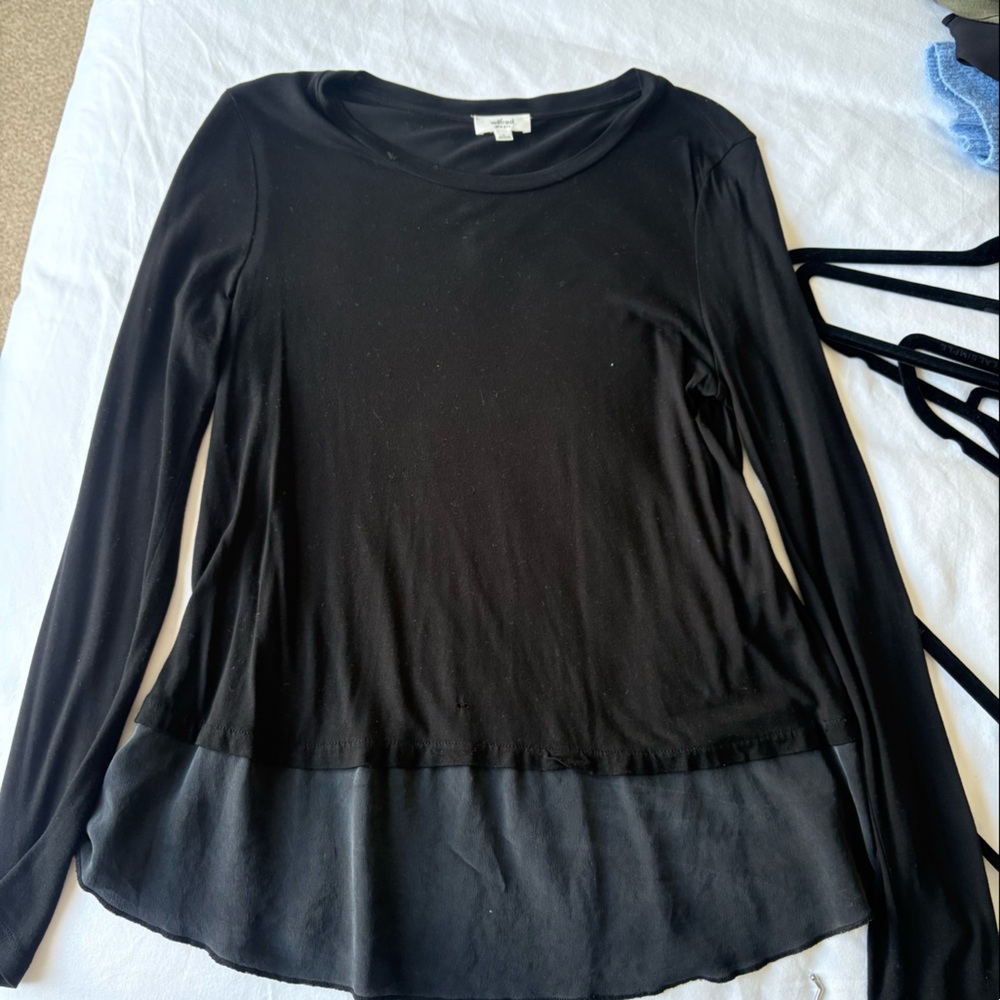 Wilfred (Aritzia) black long sleeved tshirt